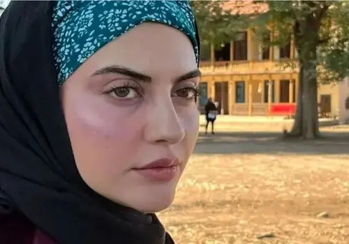 فوتوشوت‌های رویایی و جذاب غزاله اکرمی، بازیگر نقش سوجان در دل دریا / شب‌گردی روی آب