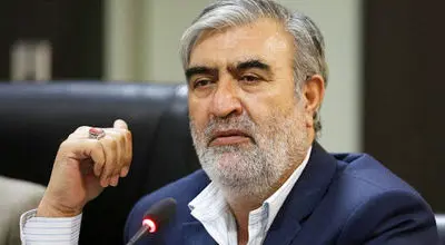 واکنش عزیزی به تهدید اعزام سرباز به ایران 