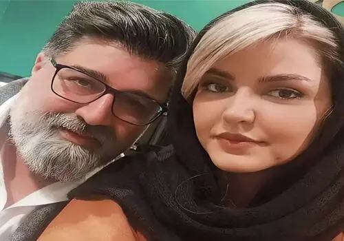 قاب عاشقانه آقای خواننده و همسرش در جزیره کیش
