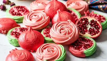 طرز تهیه مرنگ یلدایی؛ شیرینی ساده و رنگارنگ شب یلدا

