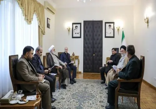 پیام توئیتری سایت رهبر انقلاب اسلامی پس از آغاز رای گیری انتخابات ریاست جمهوری+ عکس