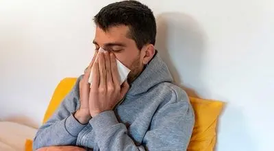 از کجا بفهمیم سرماخوردیم یا آنفلوآنزا گرفته ایم؟+ علائم