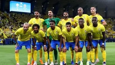 اتوبوس النصر در محاصره هواداران استقلال + فیلم