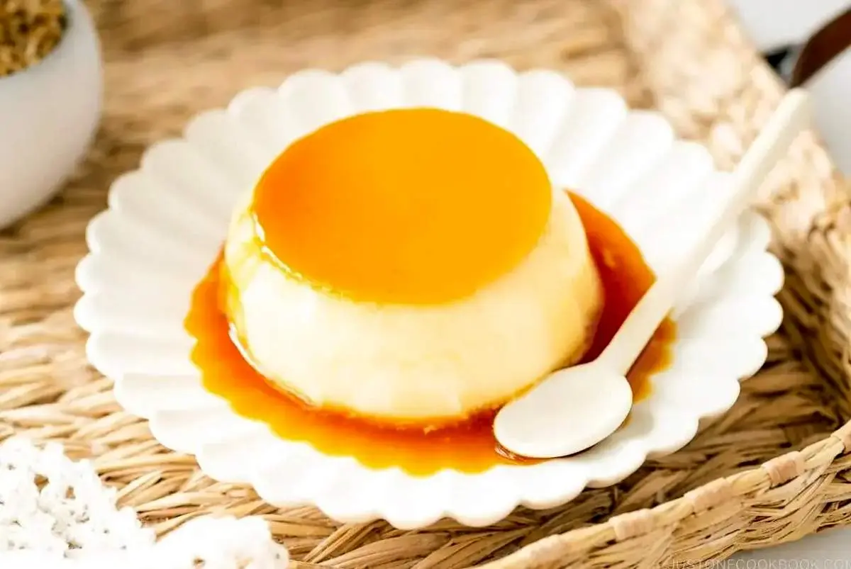 دسر کاسترد؛ انتخابی خوشمزه برای سفره افطار
