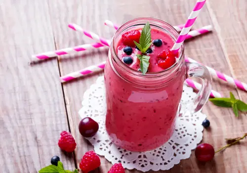 آموزش تهیه اسموتی چری بری؛ نوشیدنی پرخاصیت ویتامینی