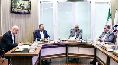 در نشست فوق‌العاده روسای اتاق‌های سه گانه مطرح شد: اتاق‌های سه‌گانه با همه توان در کنار دولت و ملت بزرگ ایران است | در تامین نیازهای معیشتی مردم کمبودی نداریم
