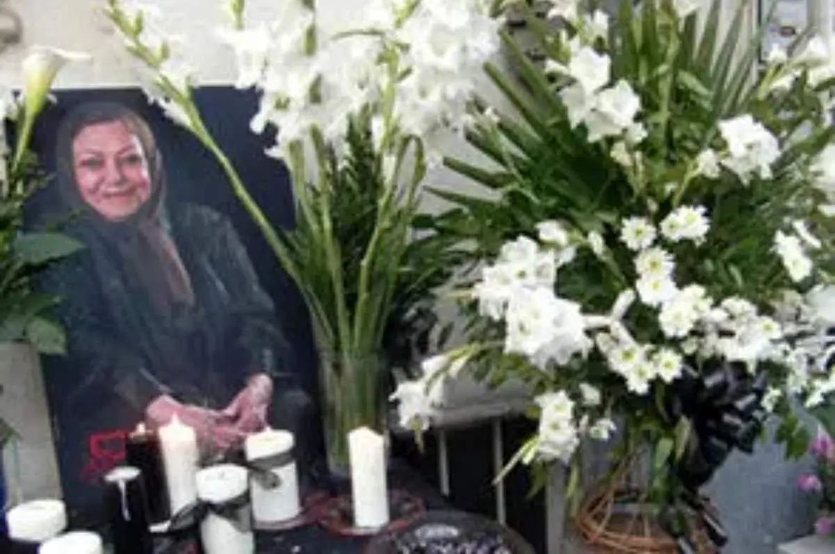 عکس‌های کمتر دیده شده از خاکسپاری حمیده خیرآبادی