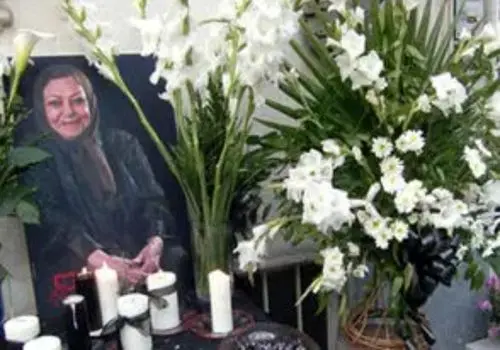 عکس‌های کمتر دیده شده از خاکسپاری حمیده خیرآبادی