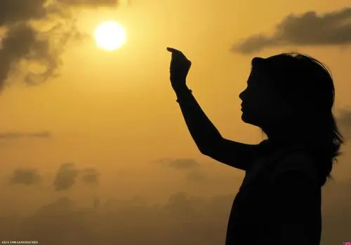 غروب آفتاب و اضطراب شبانه؛ علت چیست؟

