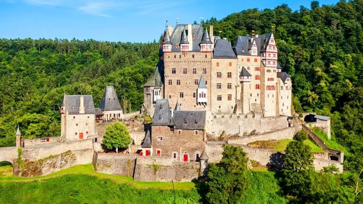 روایت 900 ساله یک خاندان در قلعه‌ای آلمانی + عکس