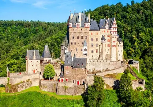 روایت 900 ساله یک خاندان در قلعه‌ای آلمانی + عکس