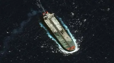  یک نفتکش پاکستانی با اجازه ایران از تنگه هرمز عبور کرد