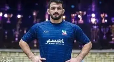 حسن یزدانی و خواننده پرحاشیه در یک قاب