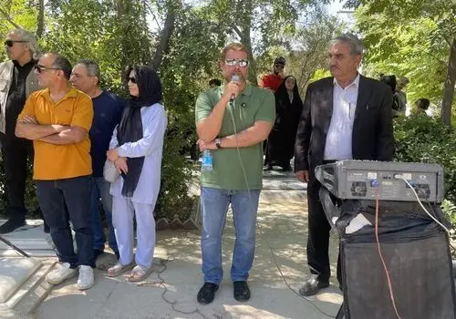 احترام عشق را پایدار و عمیق می کند
