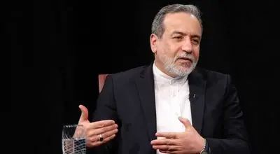 انتقاد مجری شبکه خبر از پخش آهنگ «باز منو کاشتی رفتی» در حضور عراقچی! + ویدیو