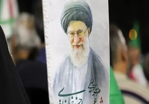 پوستر جدید وداع مردم ایران عزیز با آقای شهید ایران منتشر شد + عکس