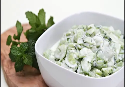 طرز تهیه سالاد خامه ای خیار