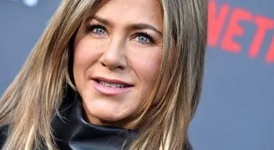 هر دو همسر سابق جنیفر آنیتسون به تولدش آمدند!