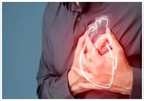 هشدار پزشکان: نشانه‌هایی که قبل از حمله قلبی ظاهر می‌شوند و همه نادیده می‌گیرند