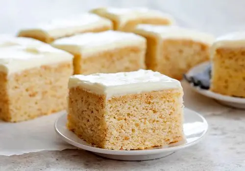 کیک موزی بدون تخم‌مرغ و روغن؛ فقط چهار ماده و یک طعم فوق‌العاده