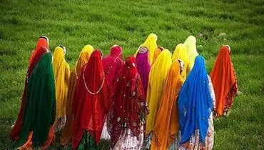 چگونه رنگ لباس هایمان را ست کنیم؟
