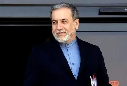  توئیت عراقچی در واکنش به حضور رهبر انقلاب در حسینیه امام خمینی(ره) 