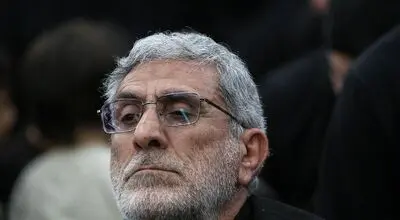 حضور سردار قاآنی در مصلی تهران برای وداع با پیکر رهبر شهید+فیلم