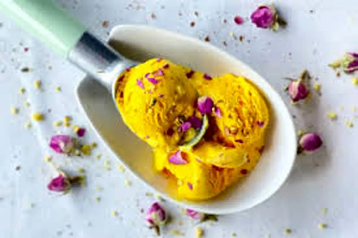 بستنی با طعم گل محمدی ایرانی در عربستان+فیلم