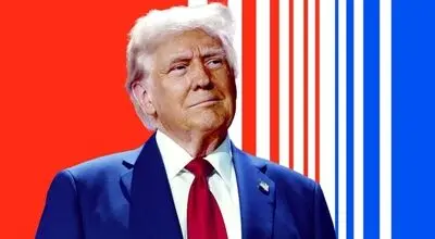 قابی 3 نفره از ترامپ در کنار مادر و پدرش