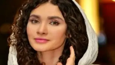 استایل خنک بازیگر زیبای «بچه‌مهندس» در جشنواره تهران