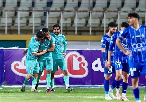  ساپینتو: تنهایی نمی‌توانیم بجنگیم/ پیکان مستحق پیروزی بود و این مشکل استقلال است 