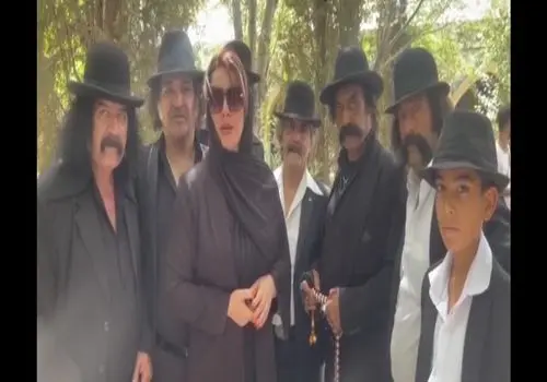 عذرخواهی خانمِ مجری بخاطر کلیپ وایرال شده‌اش در خاکسپاری امید جهان/ویدیو 