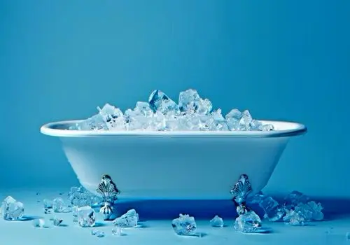 حمام آب یخ؛ واقعاً مفید یا فقط یک ترند؟