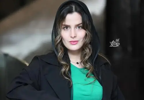 فوتوشوت‌های رویایی و جذاب غزاله اکرمی، بازیگر نقش سوجان در دل دریا / شب‌گردی روی آب
