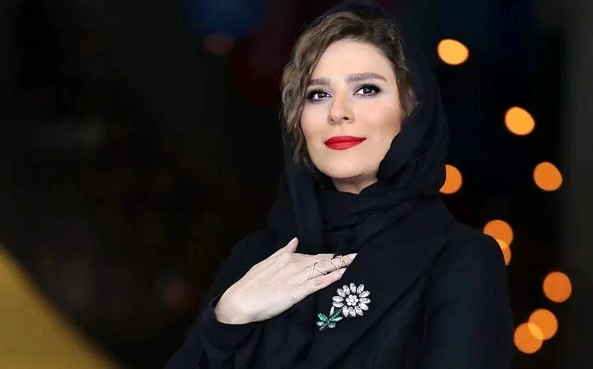 سحر دولتشاهی با پوششی به سبک ایران باستان؛ دسبندهای بزرگی که در دوره هخامنشیان مد بود