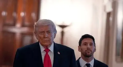 مسی با تشویق ترامپ مثل یک احمق به خودش سیلی زد