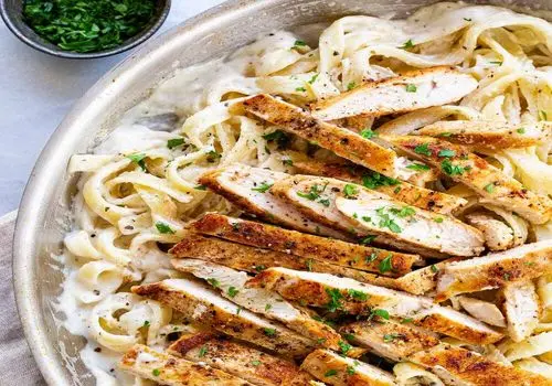 طرز تهیه اسپاگتی مرغ رستورانی با طعمی عالی و بی نظیر
