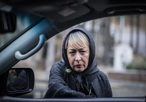 چهرۀ متفاوت «آزیتا حاجیان» در «تاکسی نارنجی»؛ سال 87