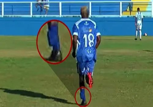 بازگشت جنجالی فوتبالیست زندانی؛ با پابند در زمین مسابقه!+عکس