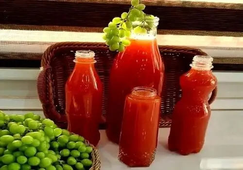 طرز تهیه آبغوره خانگی بدون جوشاندن؛ راز خوش‌رنگ ماندن و جلوگیری از کپک