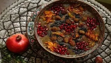 ناهار: فصلِ انار رسید؛ ملکه آش‌های ایرانی را با این دستور کامل و دقیق تجربه کنید!