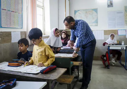  حق‌التدریس معلمان همراه با حقوق ماهانه پرداخت می‌شود

