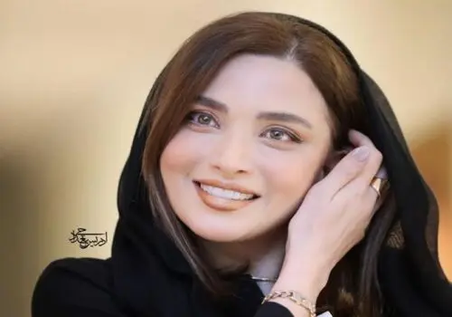 ترسیدن بهنوش طباطبایی از پیرمردِ موبایل به دست در نمایشگاه کتاب!
