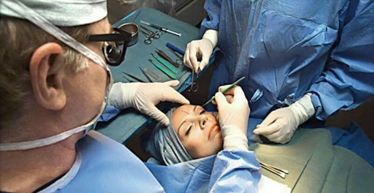 زیردیپلم‌های دارند عمل جراحی زیبایی می‌کنند! + فیلم