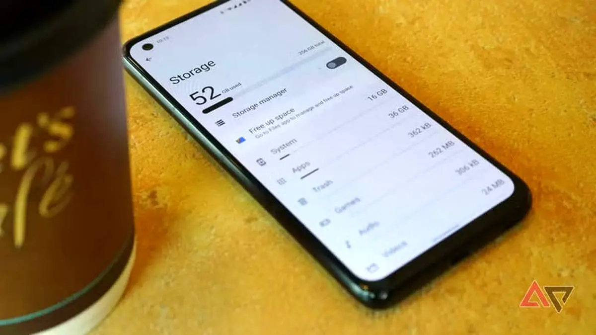 چرا AICore نیمی از حافظه گوشی شما را می‌بلعد؟