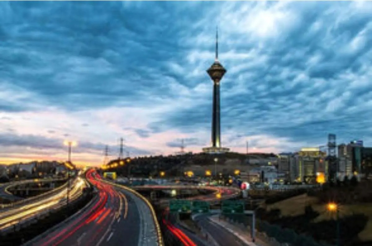 یک تابلوی جدید در ورودی شهر تهران جلب توجه کرد