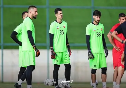 باشگاه پرسپولیس وحید هاشمیان را غافلگیر کرد