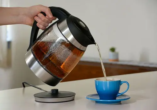 کتری‌های پلاستیکی؛ دشمن خاموش در آشپزخانه

