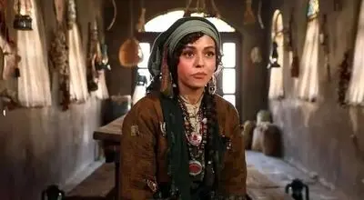 استایل خاص سوگل خلیق در عکسی سیاه و سفید