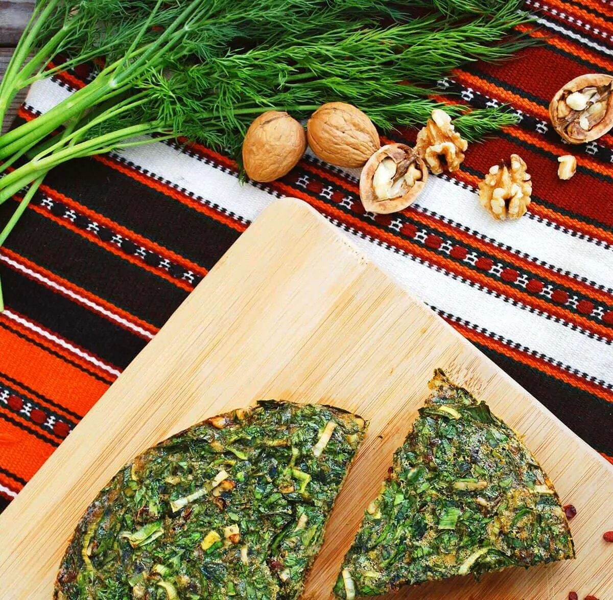 ناهارت با من: طرز تهیه کوکو شوید باقلا؛ غذای آسان و خوش‌رنگ!